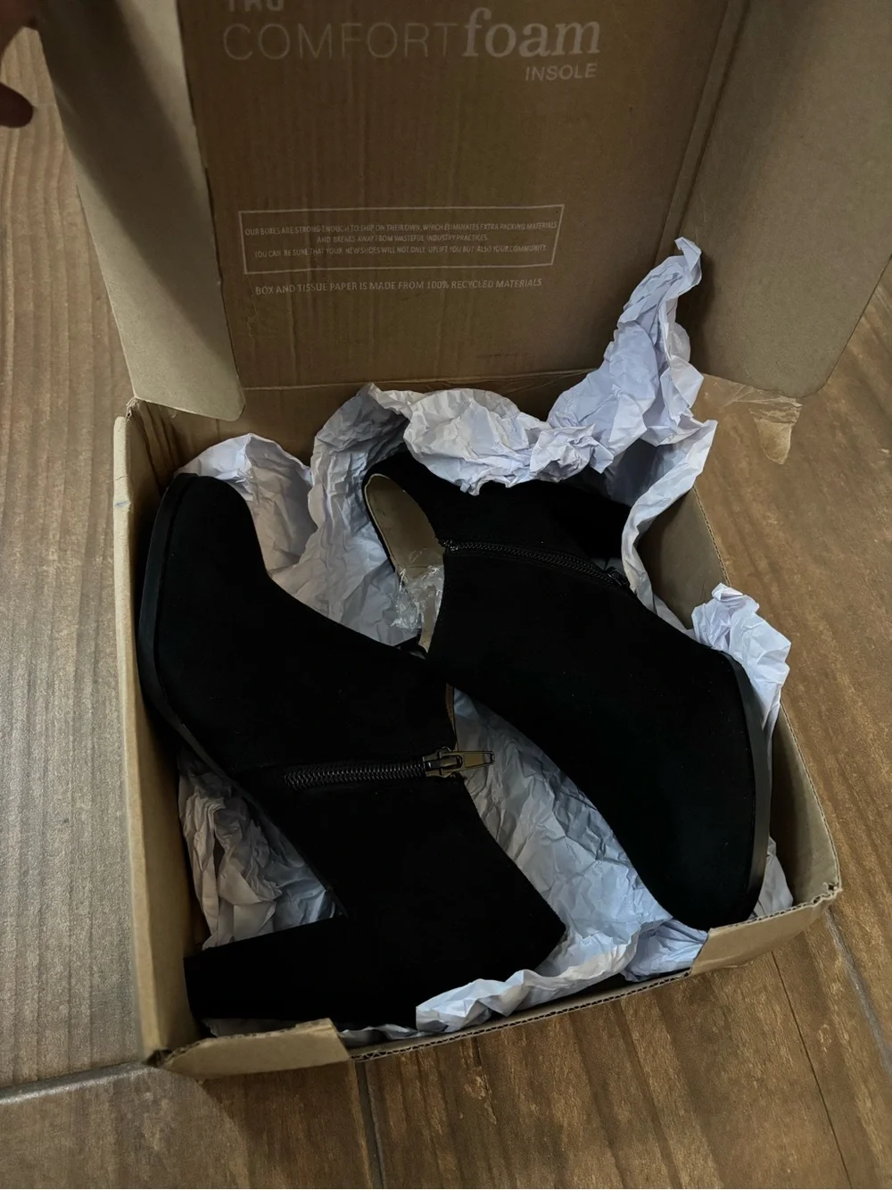 Journee Collection Women's Comfort Wide Width Sanzi Bootie